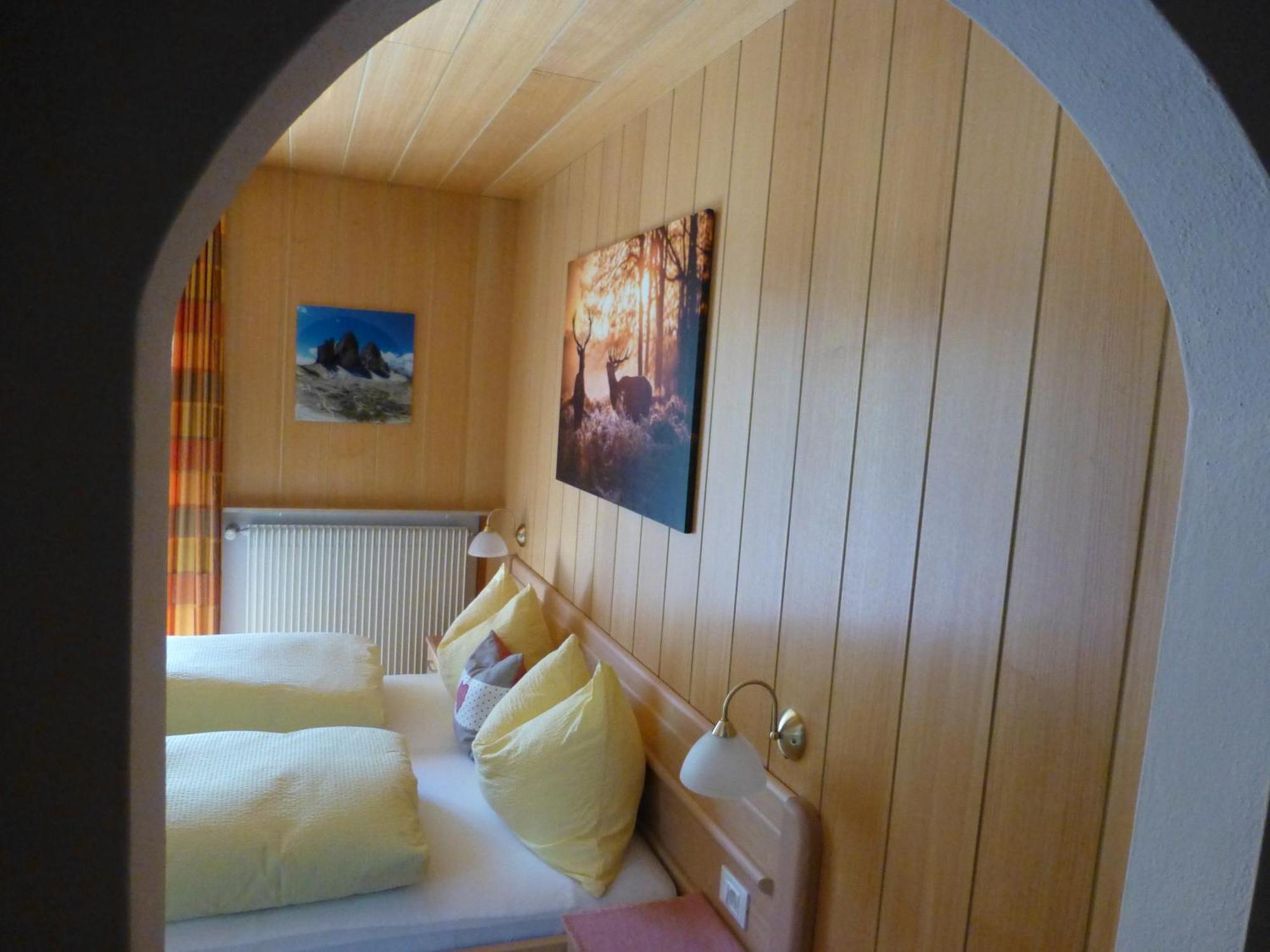 Bed and Breakfast Garni Helfer Toblach Exterior foto