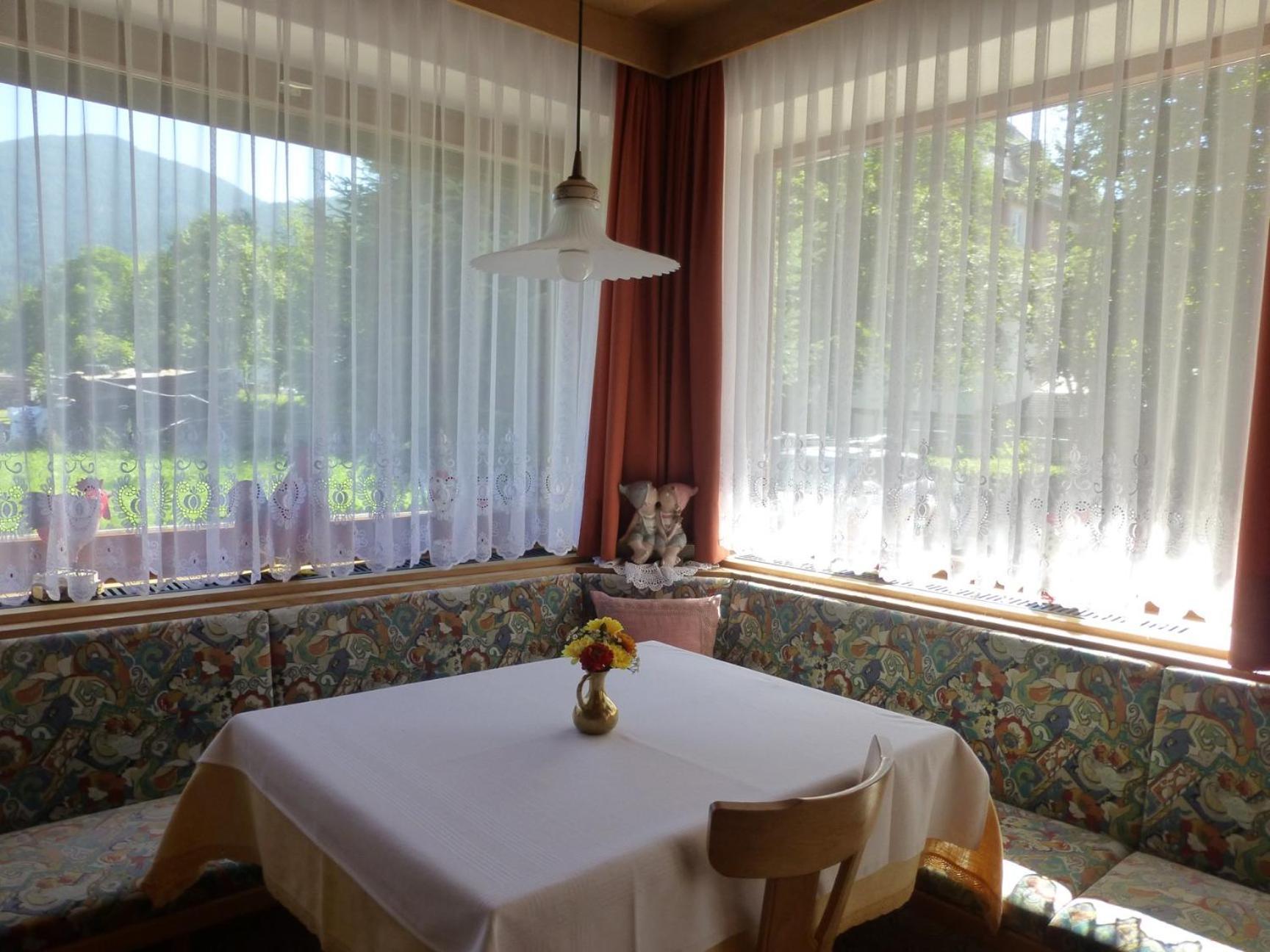 Bed and Breakfast Garni Helfer Toblach Exterior foto