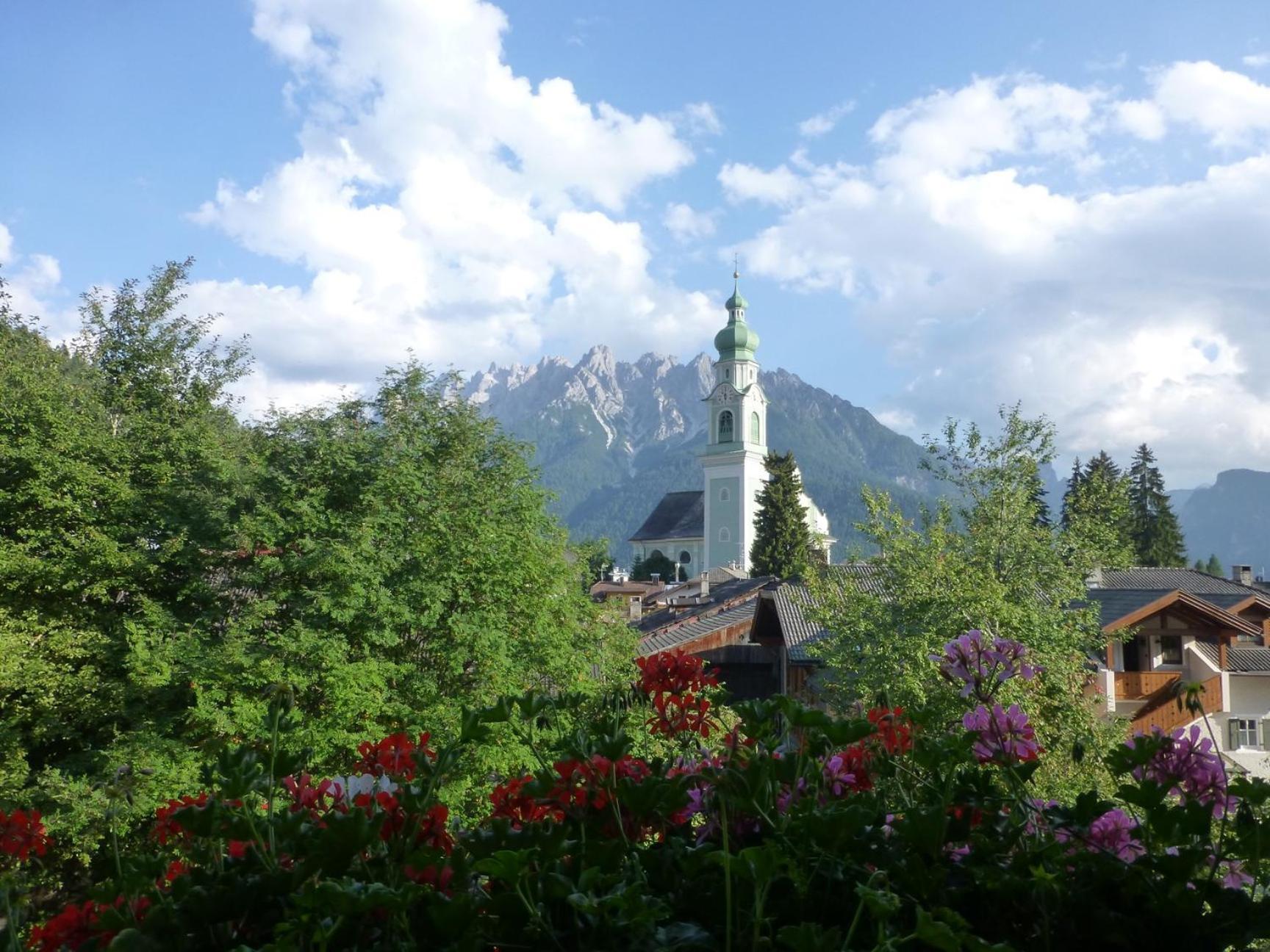 Bed and Breakfast Garni Helfer Toblach Exterior foto
